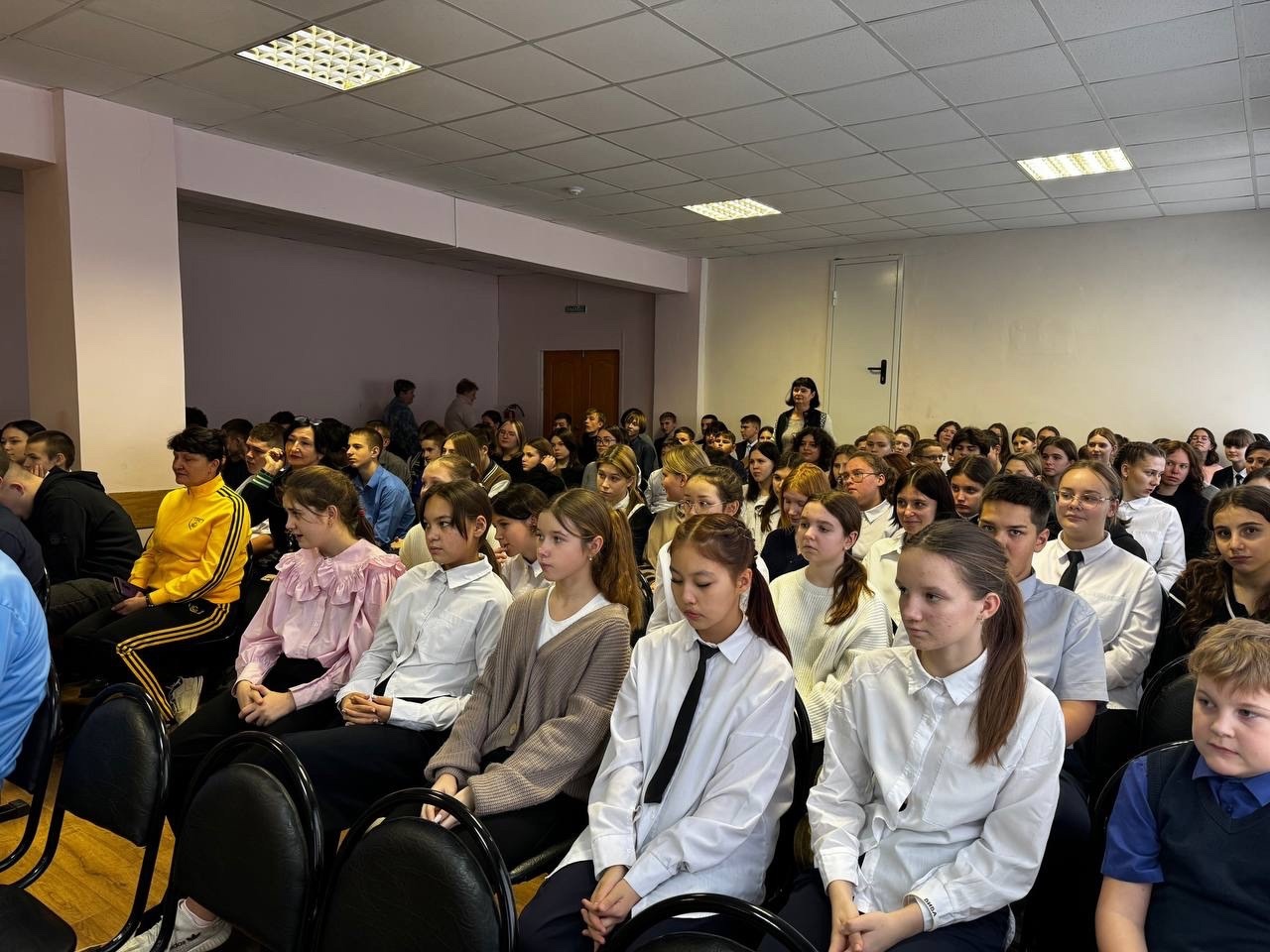 Встреча с активной молодёжью района.